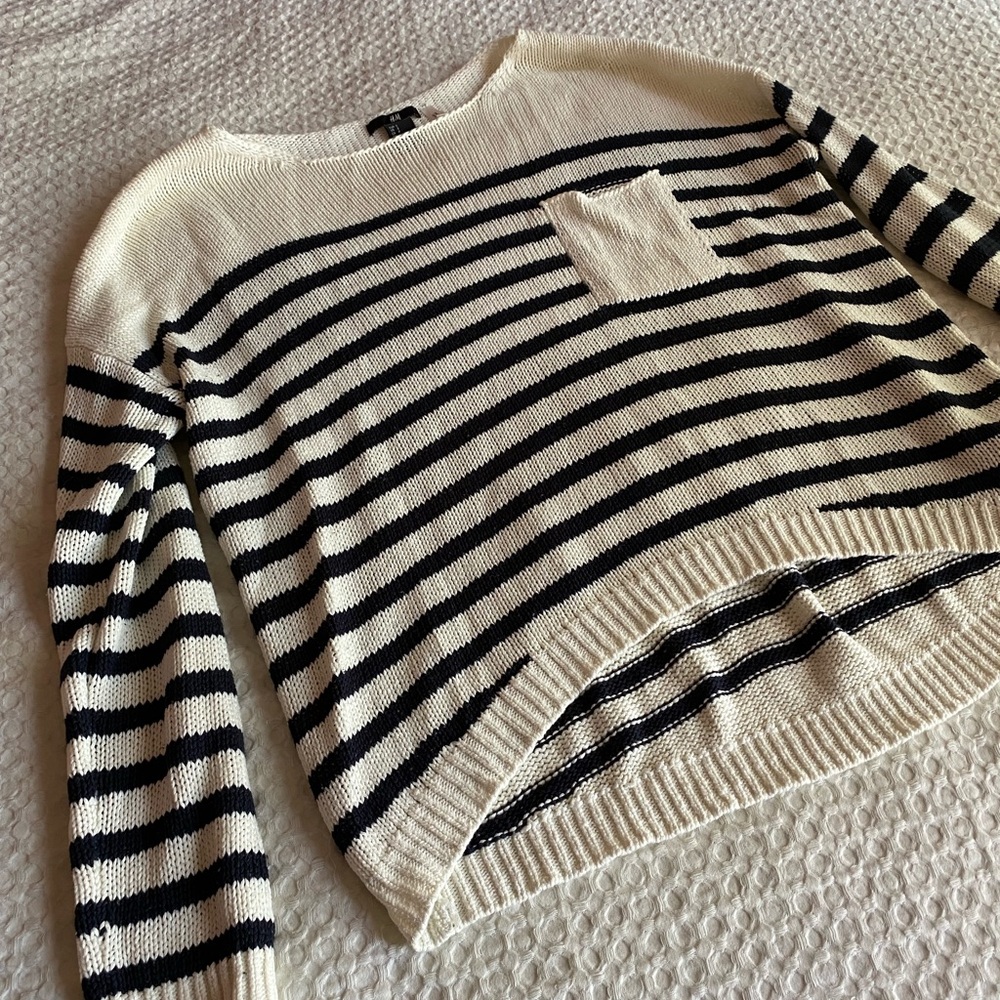 H&M White and Navy Blue Knit Top